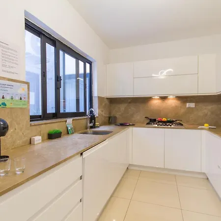 Swieqi With Shared Facilities 107 - Happy Konukevi