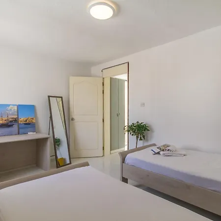 Swieqi With Shared Facilities 107 * Is-Swieqi