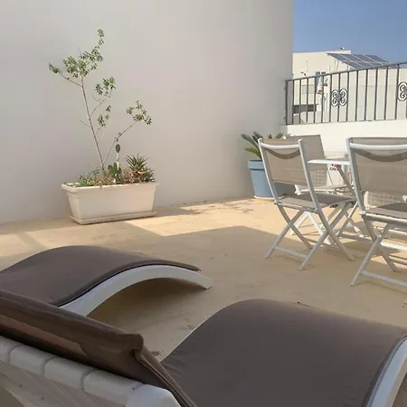 Swieqi With Shared Facilities 107 *